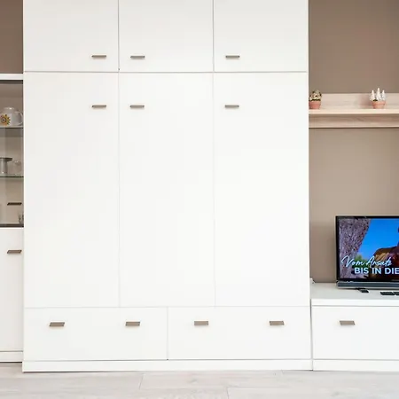 Hanseatic 208 더넨